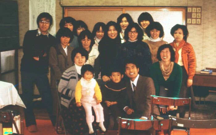 some members: from the back: Sato Shuichi K, Kasa S, Datte S, Koide Ryoko S, ?, ?,
Sato Taiko S, Izumiya Hitomi S, Abe Miyako S, ?, ?, ?, Shibukaicho's Family, Takahashi Umeko.  Please help with the other names.
Stephen Joel Howells
12 Jan 2011