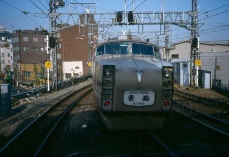 Do you know the type of train in this picture.  We would ride it on long distance trips between Hitachi and Tokyo.
David  van der Leek
18 Aug 2003