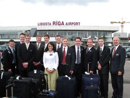 Here are the latest missionaries to arrive in the Baltic Mission, fresh off the plane
Diana Darrington
23 Jun 2005