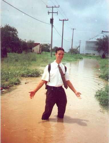 Despues de Huracán Isis, tomado en Estación Bamoa, Septiembre 1998
Zachary  MacKay
30 Jan 2003