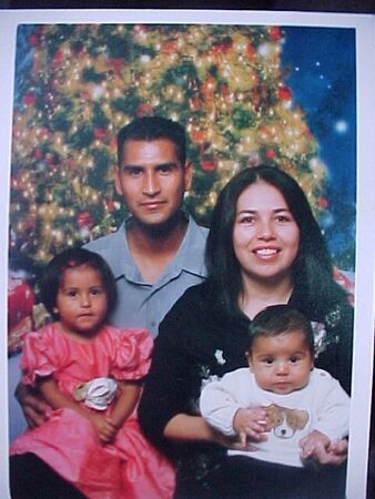 Mi hermosa Familia, mi esposa y mis 2 bellos hijos.
Roberto Carlos Estrada
11 Nov 2006