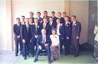 Submitted by Íraís Sol Ayala Hernández.  Pres. and Sister Cazier with Elders (apparently in Toluca?)
Tim Riker
24 Feb 2004