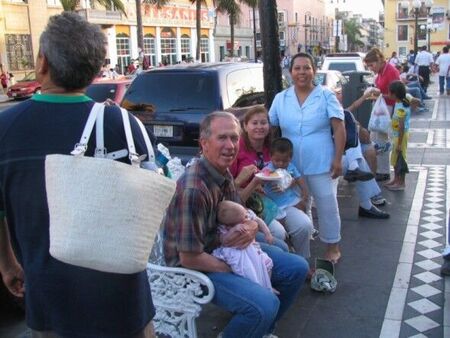 En el malecon de compras
Jose Alberto Gonzalez Silva
18 Jan 2008