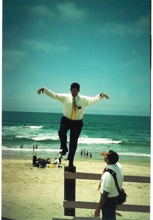 LAS PLAYAS DE TIJUANA
Beny  Mosco Espinoza
14 Dec 2002