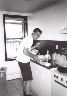 Elder Nathan Greenwood dishes ice cream before companionship study in Union City (Fall, 1995)
Jacob  Egbert
12 Jun 2004