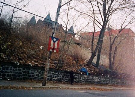 I wish that I could remember where exactly in Staten Island this is, but it's one creepy part of town.
Craig J Salmond
01 Jul 2005