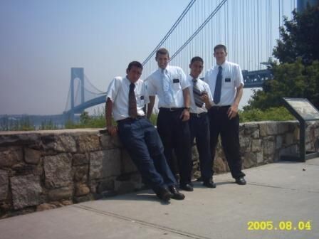 Me, Elder Sayer (my kid), Elder Feliciano,Elder Lewis (my kid as well). Verizon Bridge in the back ground. HATE IT!!!!
Simon  Guzman
14 Nov 2006