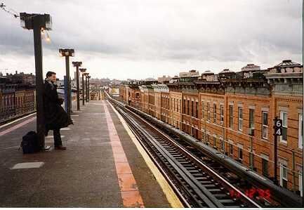 A typical elevated subway stop in Bushwick.
Alan Jack Pippin
29 Mar 2001