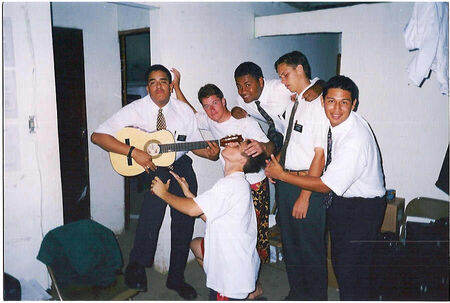 Con los misioneros de Nueva Esperanza....
Josué Francisco Salazar
23 Jun 2002