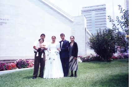 Los Rodas acompañados de Barrientos y su familia, sellamiento en el templo de la Ciudad de Guatemala marzo 2003
Francisco Jose Rodas
25 Apr 2005