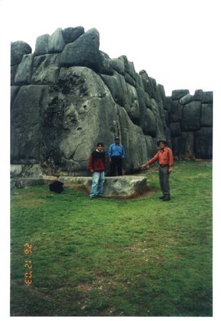 EL MARAVILLOSO SACSAYHUAMAN
HENRY  LEZAMA
19 Jan 2004