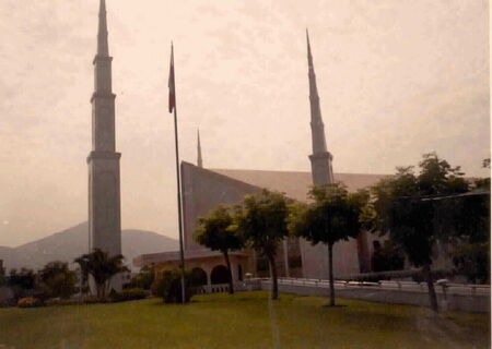 El Templo de Lima en La Molina
Michael J. Goble
03 Jun 2001