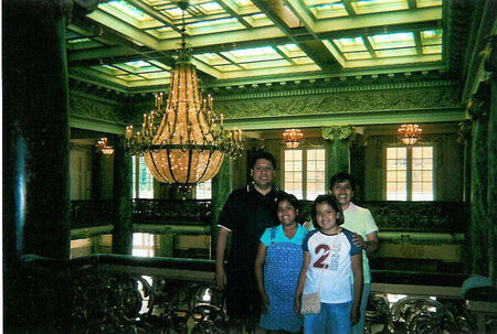 Esta foto con mi familia fue tomada en Temple Square - Joseph Smith Building en el 2005
Peter Pablo Vela
13 Nov 2005