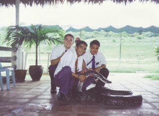 This was during a P-day activity in Vigan (2003). Buti na lang busog ito! I am with Elder Perza and DA Gutierrez
Felvir Dieta Ordinario
16 Jul 2007