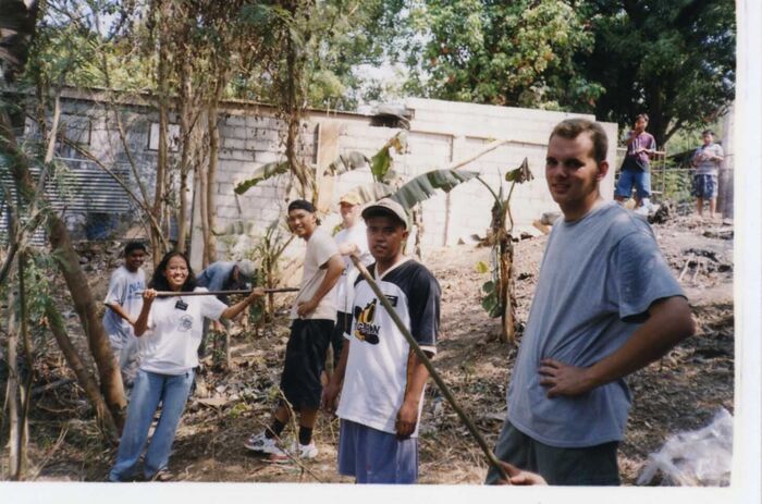 Community Service Project in Lingsat, under San Fernando La Union Zone.
Eric Caisido Belen
02 Dec 2007