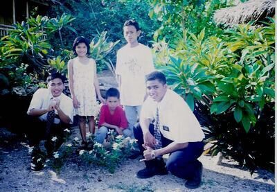 Elder Remodo, Michelle Andrino, Michael Andrino, Rodelito Lacayanga, and Elder Asuao
Kenmark  Asuao
22 Nov 2006