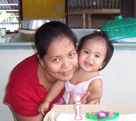 our cute little kulit bulilit with her mom
eric santos perrin
26 Oct 2007