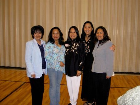 L to R - Sisters Mobo, Tolintino, Saludo, Villacampa & Bombita
Mark A. Caldwell
02 Apr 2005