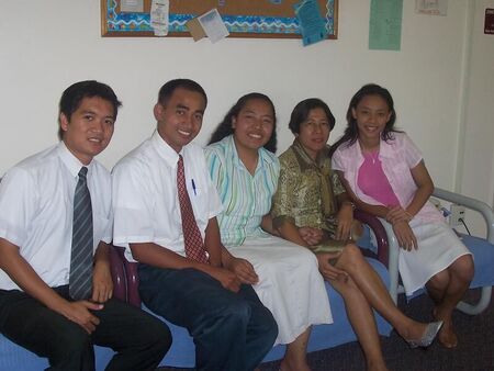 me and my other friends...
aprilon lagdaan empeño
20 Jun 2005