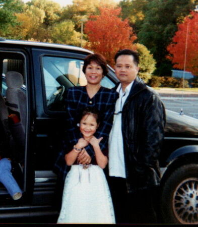 my wife jujo,stephanie my niece & me during a visit to Richmond,Virginia 2003
Judy Vivero Calda
04 Apr 2006