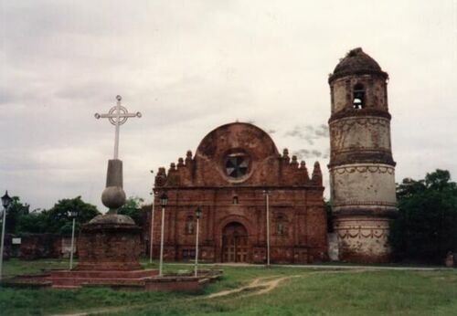 Catholic Church in Tumauini
Joel Longhurst & Matthew Blake
17 Oct 2003