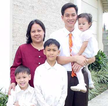 Me, my wife Melody, Jarod, Shiblon and Florence (Jan 2008)
Berthrand Kerwin Tuazon Sevilla
09 May 2008