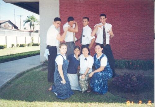 Elder Matemate, Aurther, Bermundo, Wesley
and the Sisters
Lawrence Lander FUIMAONO Matemate
25 Jun 2009