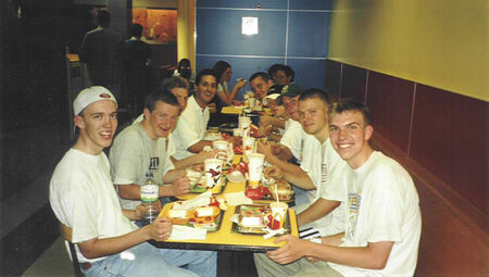 Lunch after basketball with missionaries and Nuno Santos
Timothy John McGaffin
02 Dec 2004