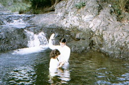 Baptism in Sabana Grande 1984
Aaron  Vinck
05 Apr 2003