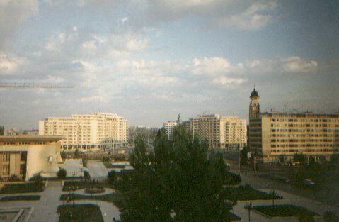 This picture was taken from the balcony of my apartment over Omnia on B-dul Republicii in 1993.
Kirsten Michelle Abel
23 Sep 2001