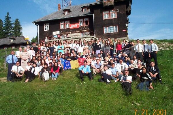 Youth Conference - Poiana Brasov, july 2001
Cristian Fofircã
12 Mar 2002