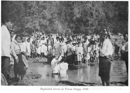 Baptism at Vava'u Tonga during Pres. Moody's time - 1908
Tracy Wilson
06 May 2003