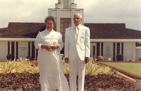 Elder and Sister Fonoimoana in front of the Temple!
Taylor and Sister Mataniu  Fonoimoana
15 Aug 2008