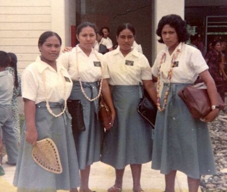 Sisters at Malaela. Do you recognize them?
Taylor and Sister Mataniu  Fonoimoana
11 Jan 2009