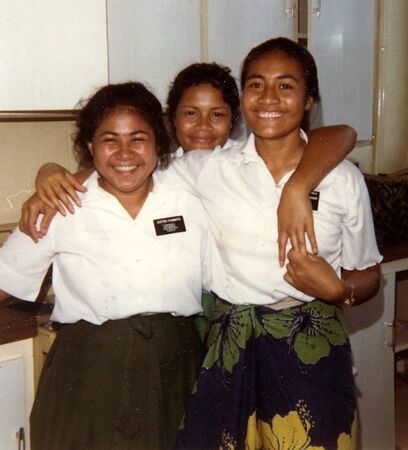 Sister Missionaries smile!
Taylor and Sister Mataniu  Fonoimoana
08 Mar 2009