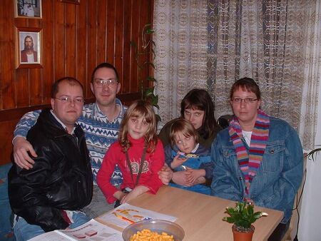 The last time I saw Nenad was in June or july of 1993 when he stopped the discussions.  This is his family in December of 2004.
Merthan W Beck
26 Dec 2004