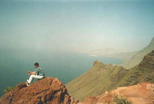 Looking down on the ocean from the western coast of the Rock.  (Jose from the Arucas branch is in this picture)
Dave E. Hibbert
07 Apr 2003