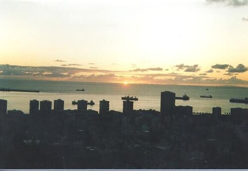 Sunrise above the ocean from Las Palmas, GC.  You can see Fuerte and Lanzarote silloetted in the backgraound.
Dave E. Hibbert
07 Apr 2003