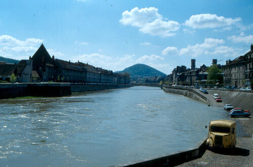 Le Doubs river in Besancon, France (1989)
Christian P. Fordham
28 Feb 2003