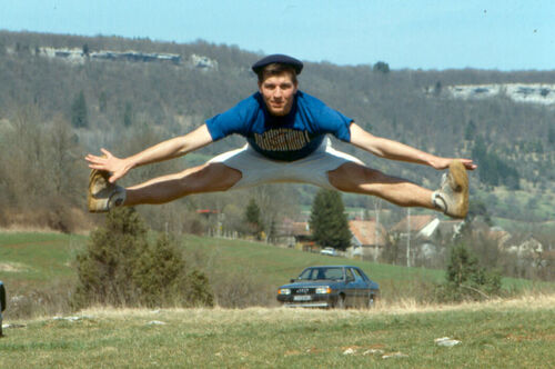 Elder James Hall showing some serious athletic ability during a branch picnic in Besancon, France around 03/1989
Christian P. Fordham
28 Feb 2003