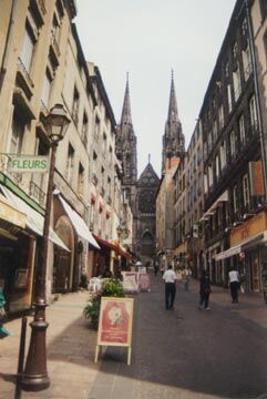 the cathedral in clermont ferrand
Timothy  Chadwick
01 Dec 2003