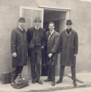 Elders Seyboldt, Jensen, Cook and Walker in front of salle de reunion.
Gary A Jensen
14 Aug 2006