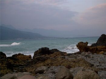 Here's a view from 'The Rock' off the coast of San Xian Tai, about 50 miles from Taidong...Such a beautiful place.
Adam  Hislop
07 Jan 2004