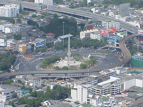 This picture from 84th floor of Baiyok2. Good place to visit and see city of Angels.
All you can eat buffe' for 310 Baht.
Noppadon  Wongsuwan
12 Jan 2003