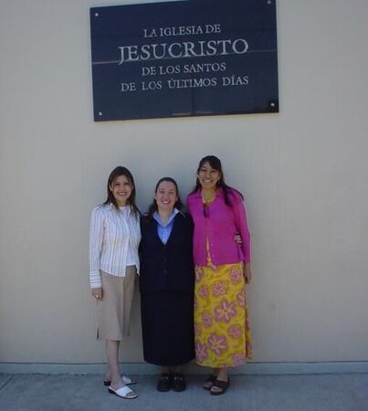 Right to left:  Sis. Vazquez, Surdez and Robles
Lisbeth Alejandra Robles
01 Apr 2005