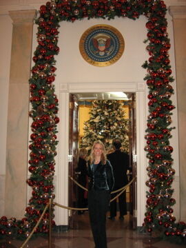 Hi Sisters! I hope you are all doing very well. Just wanted to post some fun photos - I'd say I'm averaging one every three years - much more diligent than say...Sister Jen-e Jones?? :) Here's me at the White House during Christmas. I'm standing beneath the US Presidential Seal. Love you! Sellers Shimai -- (Love you Tomomi Cyan!)
Kiahna  Sellers
18 Feb 2007