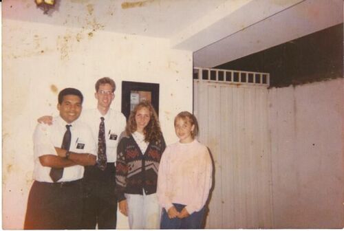 Esta es una familia que enseñamos junto a Elder Warner y Elder Paulson en Ejido, Merida, es una familia de Oro!, lamentablemente no pudieron bautizarse.
Ernesto Jose Herrera
21 Apr 2004