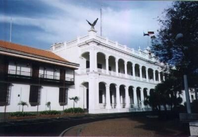 Palacio de los Condores
Familia Padilla
27 Aug 2005