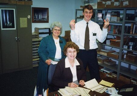 Sister Hirschi and Sister Jones and I.... chillin'
... dang, I was an odd one.
David  Pabst
26 Aug 2003