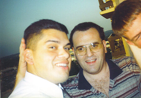 E. MARISCAL, HNO. DI ANGILIS, & E. PORTERO.
ENJOYING THE VIEW IN BELLAVISTA 1998
Adalberto  Mariscal
16 Nov 2003